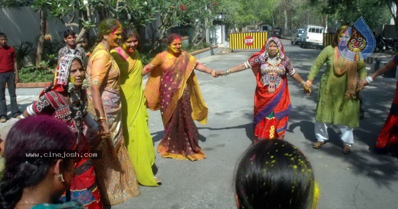 Holi Celebrations in Hyderabad - 24 / 76 photos