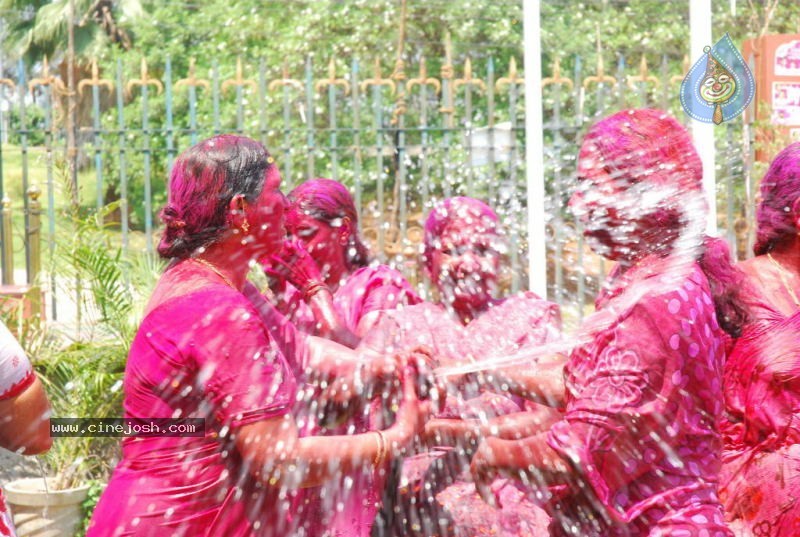 Holi Celebrations in Hyderabad - 28 / 76 photos