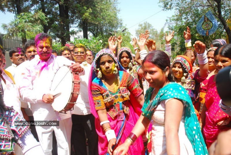 Holi Celebrations in Hyderabad - 29 / 76 photos