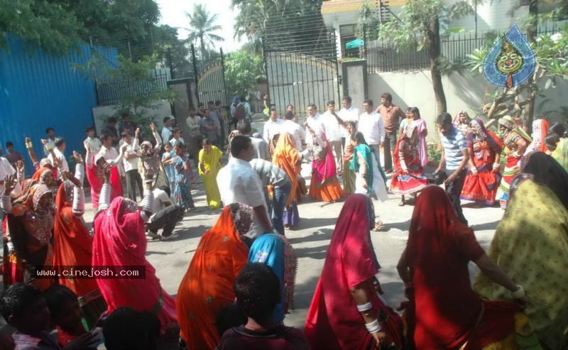 Holi Celebrations in Hyderabad - 30 / 76 photos