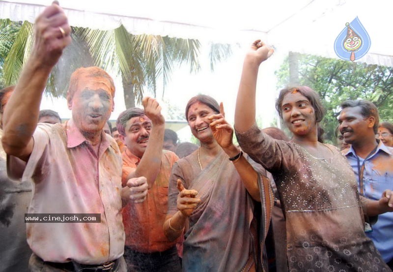 Holi Celebrations in Hyderabad - 33 / 76 photos