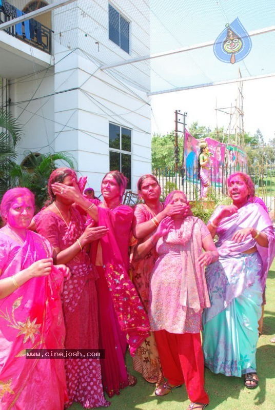 Holi Celebrations in Hyderabad - 50 / 76 photos