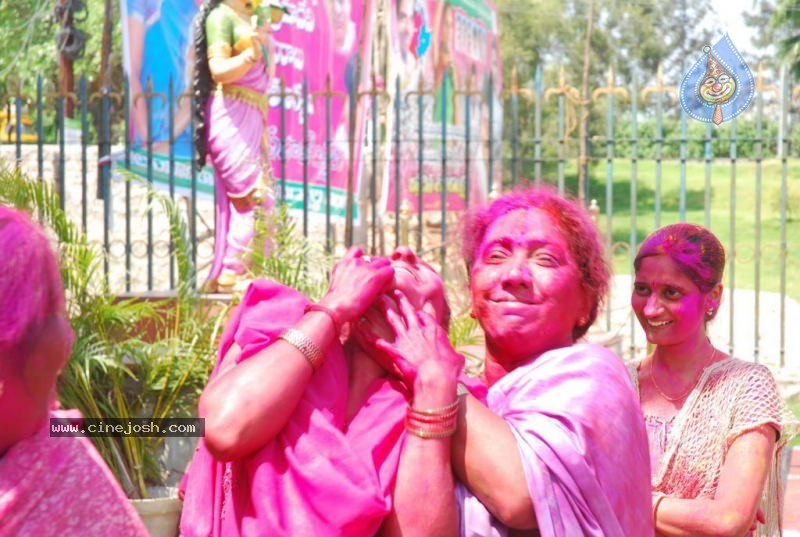 Holi Celebrations in Hyderabad - 54 / 76 photos