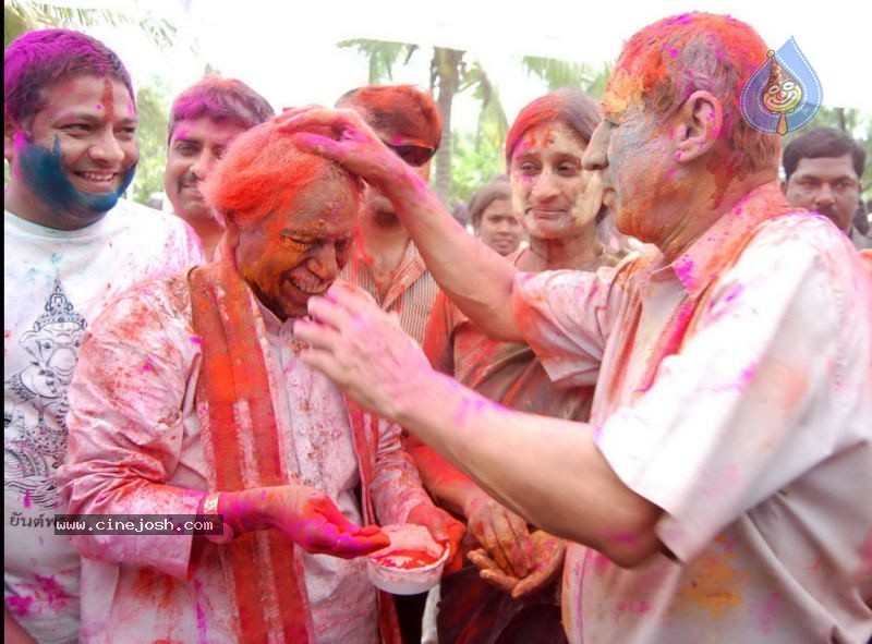 Holi Celebrations in Hyderabad - 57 / 76 photos