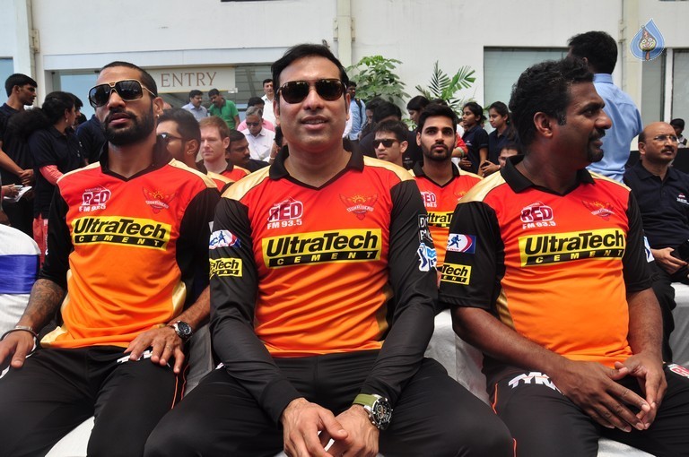 IPL Sunrisers Team Felicitates Apollo Doctors - 18 / 40 photos