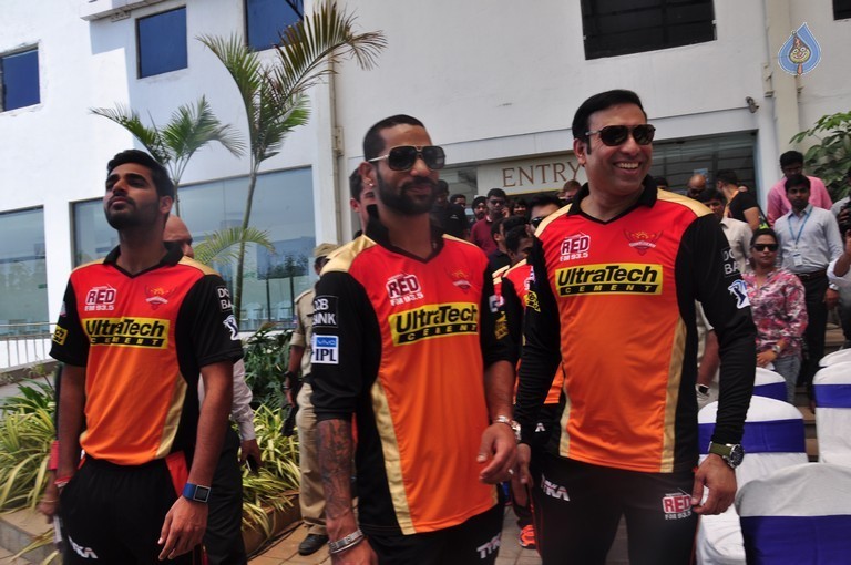 IPL Sunrisers Team Felicitates Apollo Doctors - 23 / 40 photos