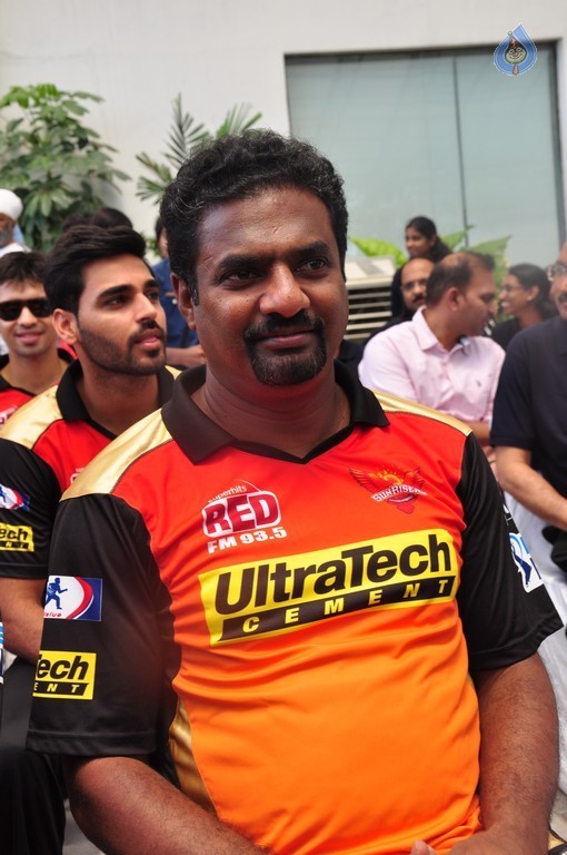 IPL Sunrisers Team Felicitates Apollo Doctors - 28 / 40 photos