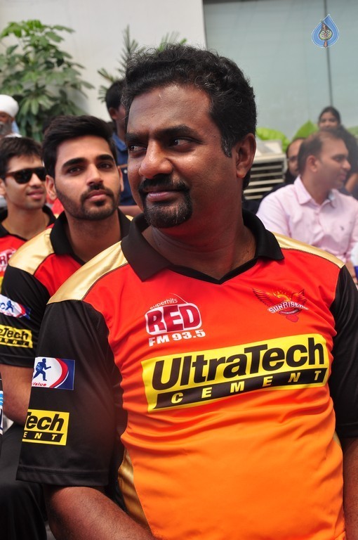 IPL Sunrisers Team Felicitates Apollo Doctors - 38 / 40 photos