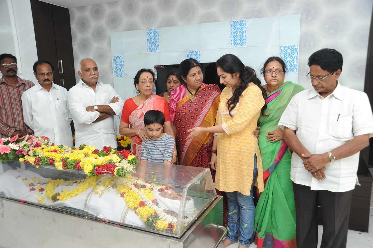 Jamuna Husband Ramana Rao Condolences Photos - 42 / 117 photos