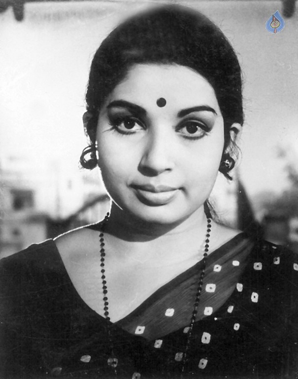 Jayalalithaa Old Photos - 2 / 11 photos