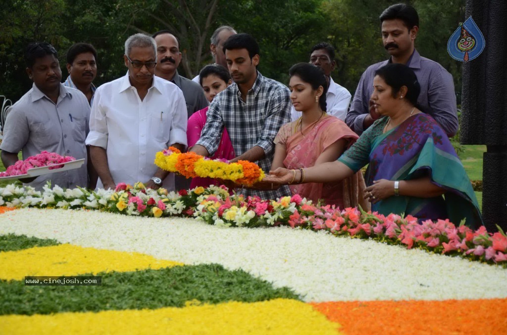 Nandamuri Family at NTR Ghat - 32 / 141 photos