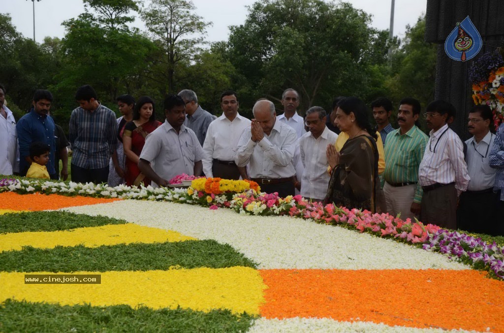 Nandamuri Family at NTR Ghat - 34 / 141 photos