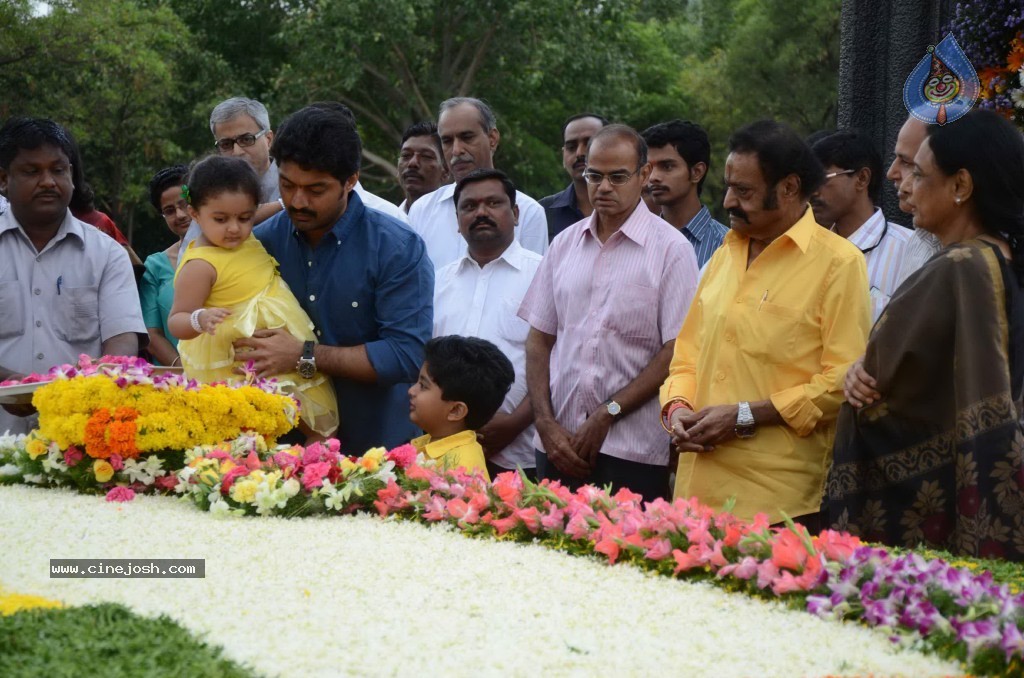 Nandamuri Family at NTR Ghat - 35 / 141 photos