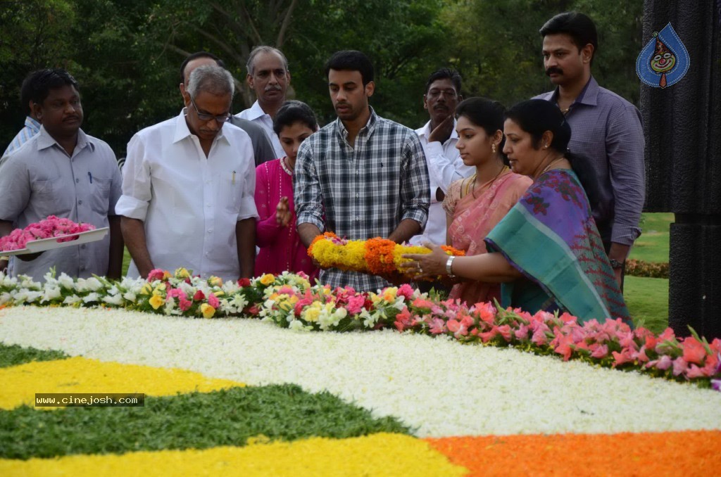 Nandamuri Family at NTR Ghat - 39 / 141 photos