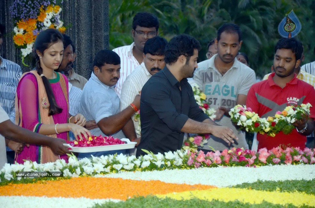 Nandamuri Family at NTR Ghat - 42 / 141 photos