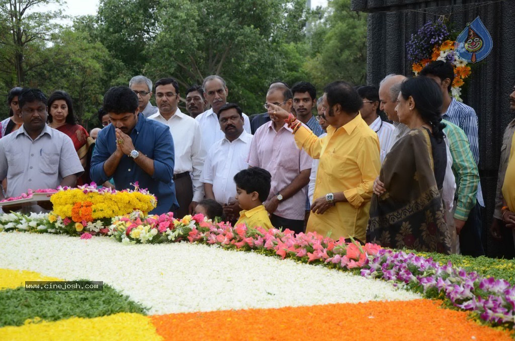 Nandamuri Family at NTR Ghat - 60 / 141 photos