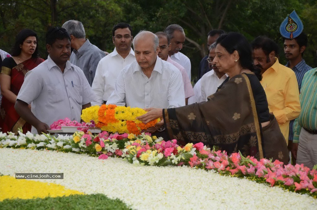 Nandamuri Family at NTR Ghat - 61 / 141 photos