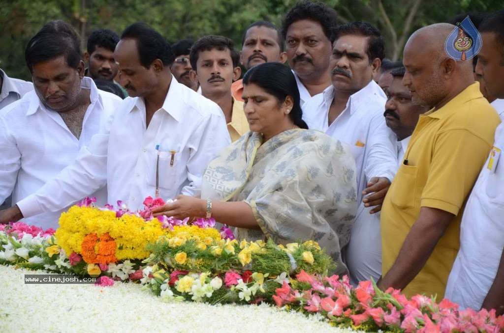 Nandamuri Family at NTR Ghat - 67 / 141 photos