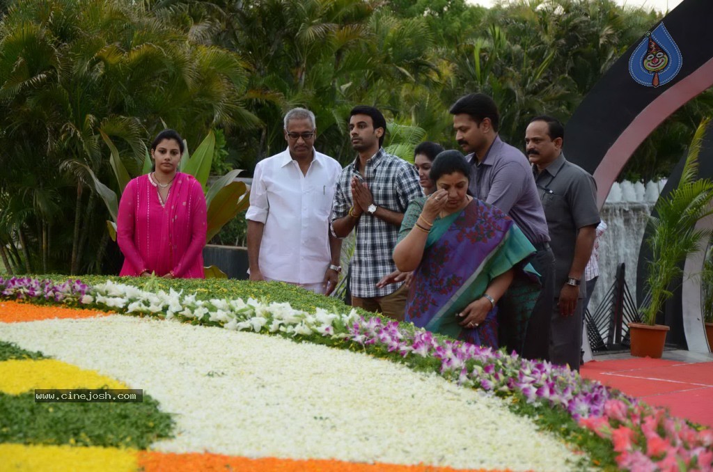 Nandamuri Family at NTR Ghat - 68 / 141 photos