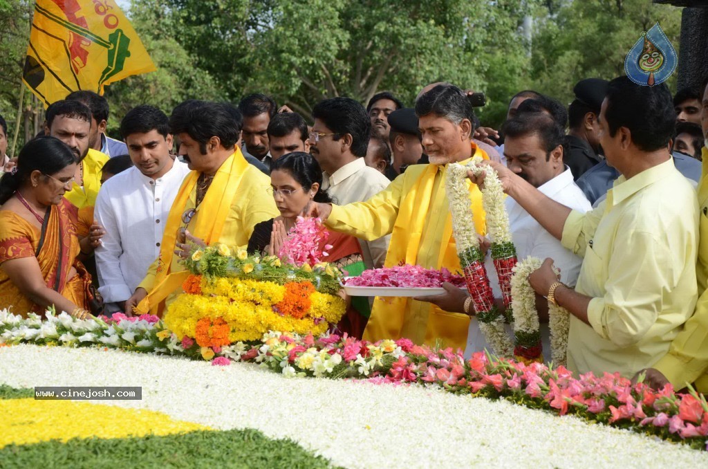 Nandamuri Family at NTR Ghat - 71 / 141 photos