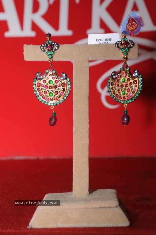 Nizam Jewellery Collection at Taj Deccan - 16 / 18 photos