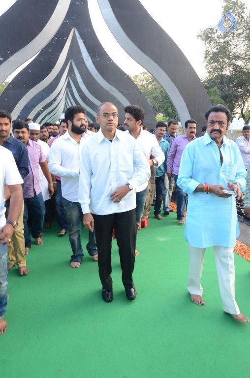 NTR Family Members at NTR Ghat Photos - 27 / 102 photos