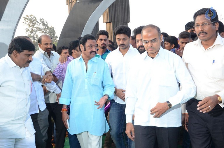 NTR Family Members at NTR Ghat Photos - 32 / 102 photos