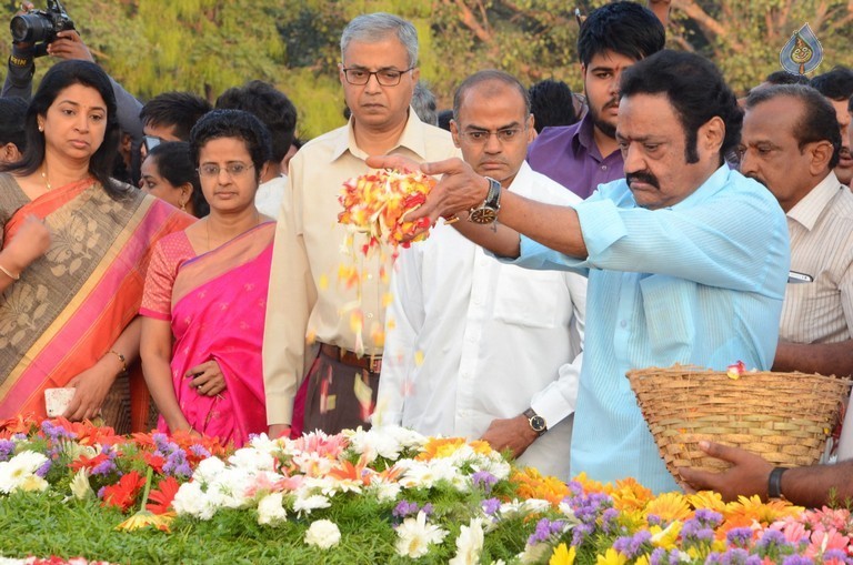 NTR Family Members at NTR Ghat Photos - 38 / 102 photos