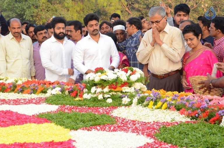 NTR Family Members at NTR Ghat Photos - 53 / 102 photos