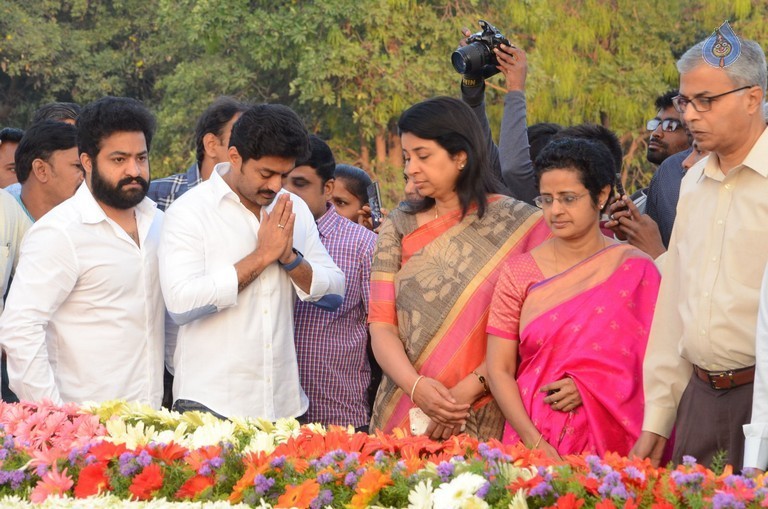 NTR Family Members at NTR Ghat Photos - 55 / 102 photos