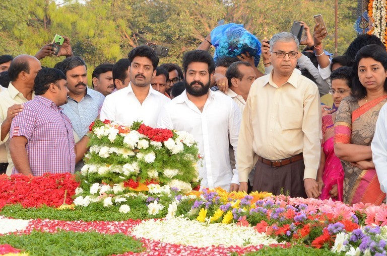 NTR Family Members at NTR Ghat Photos - 58 / 102 photos