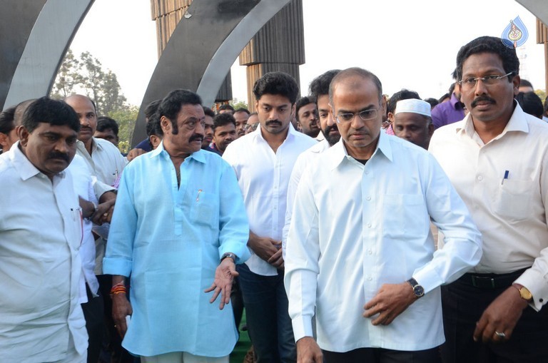 NTR Family Members at NTR Ghat Photos - 59 / 102 photos