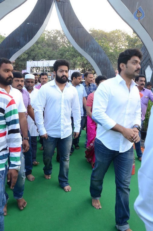 NTR Family Members at NTR Ghat Photos - 62 / 102 photos