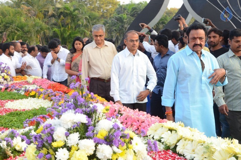 NTR Family Members at NTR Ghat Photos - 64 / 102 photos