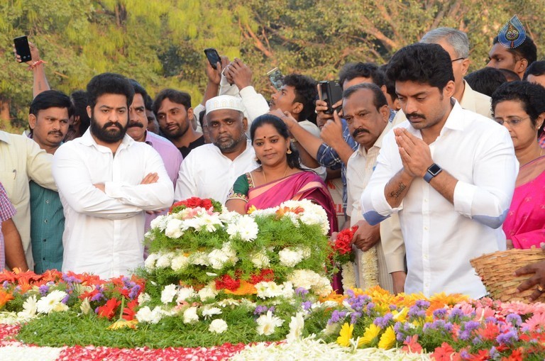 NTR Family Members at NTR Ghat Photos - 68 / 102 photos