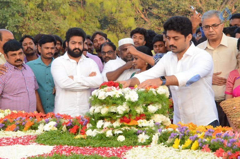 NTR Family Members at NTR Ghat Photos - 74 / 102 photos