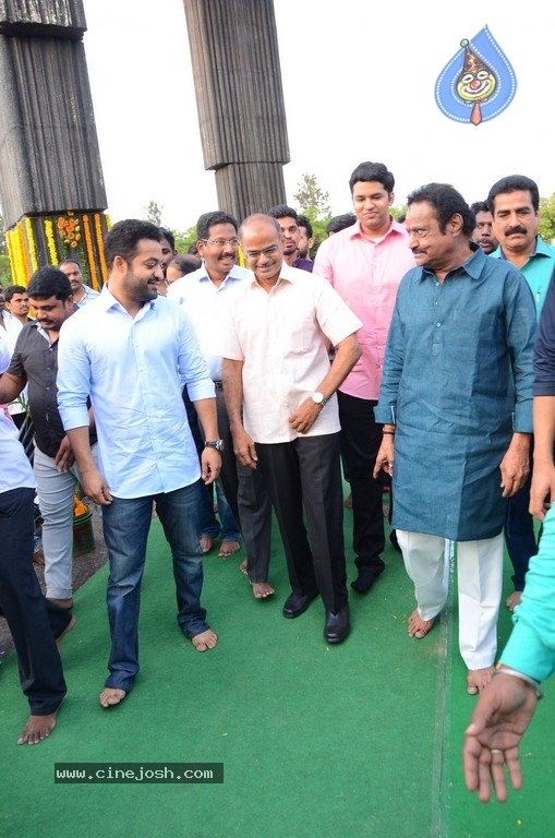 NTR Family Members Pay Tribute at NTR Ghat - 50 / 100 photos