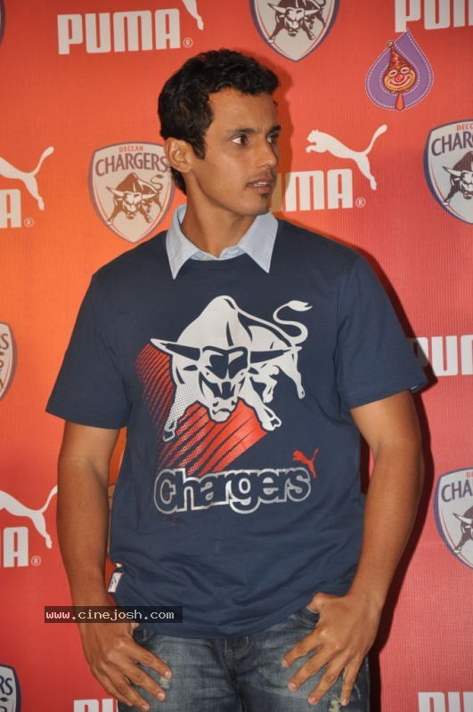 Puma Unveils Deccan Chargers Team Jersy and Fanwear - 22 / 79 photos