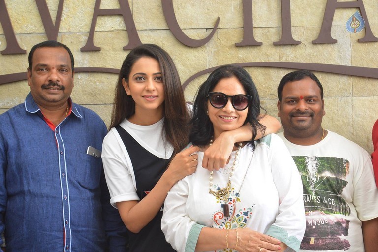 Rakul Birthday Celebrations - 8 / 54 photos