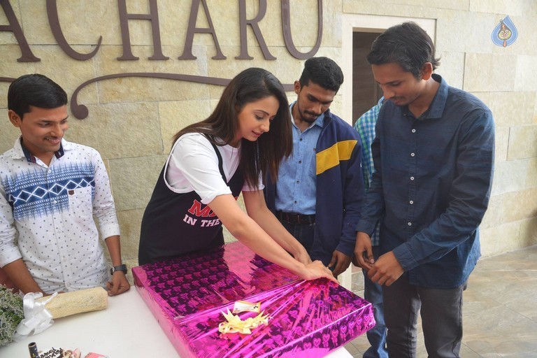 Rakul Birthday Celebrations - 26 / 54 photos