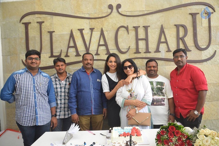 Rakul Birthday Celebrations - 42 / 54 photos