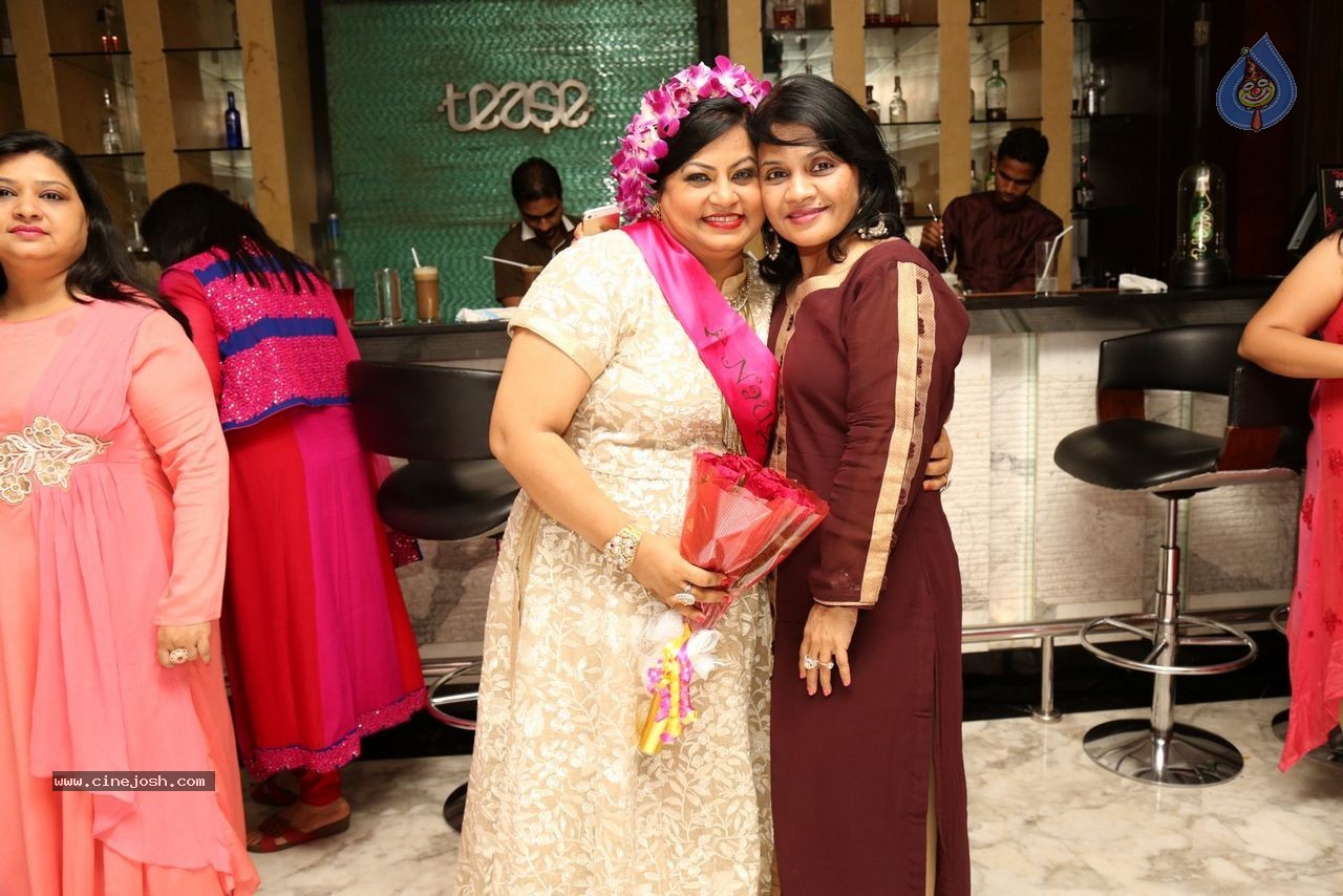 Sashi Nahata 25th Wedding Anniversary - 104 / 128 photos