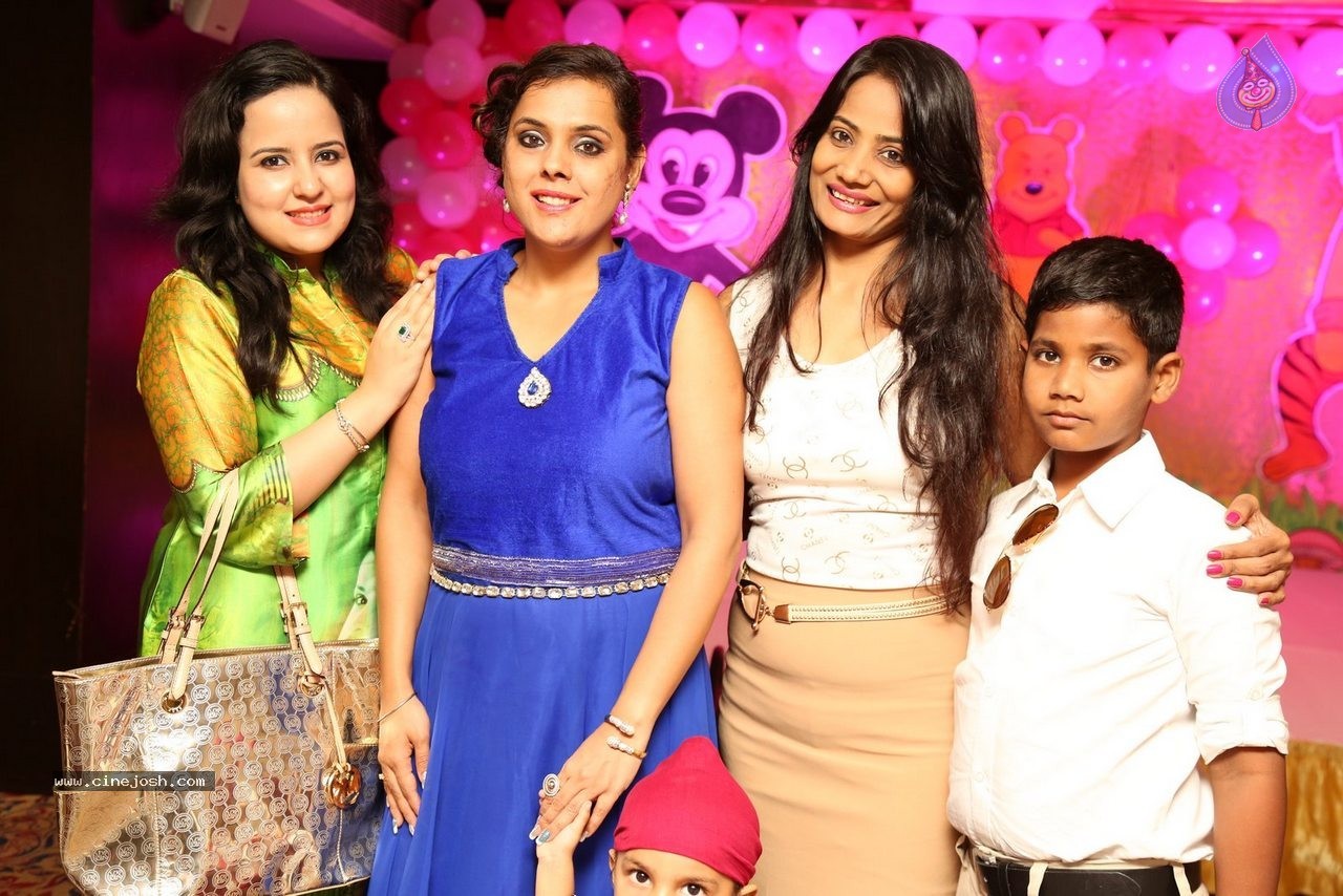 Satjyot Birthday Party - 51 / 190 photos