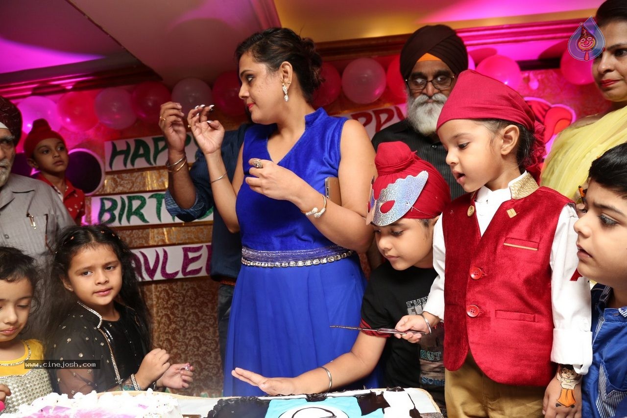 Satjyot Birthday Party - 135 / 190 photos