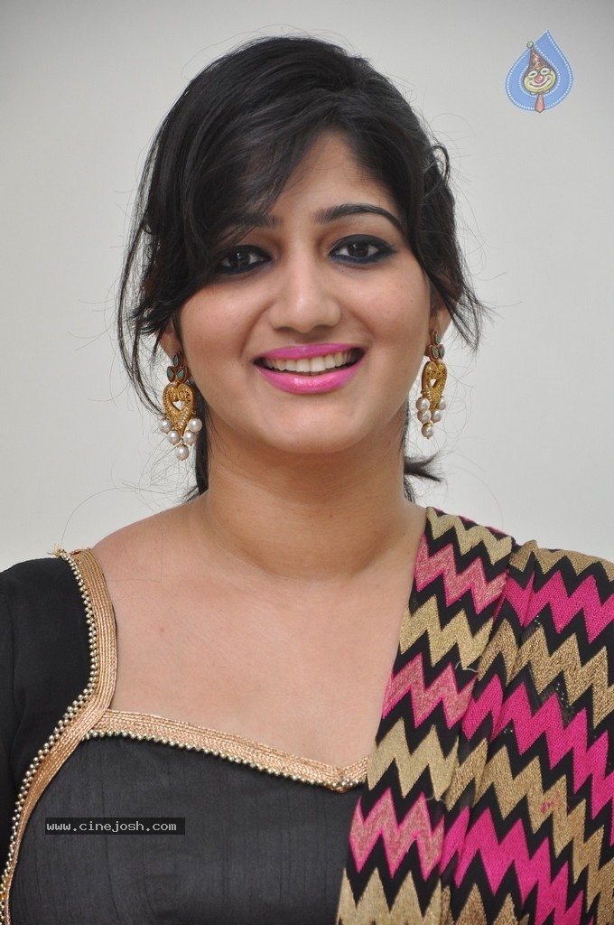 Singer Divya Stills - 14 / 36 photos