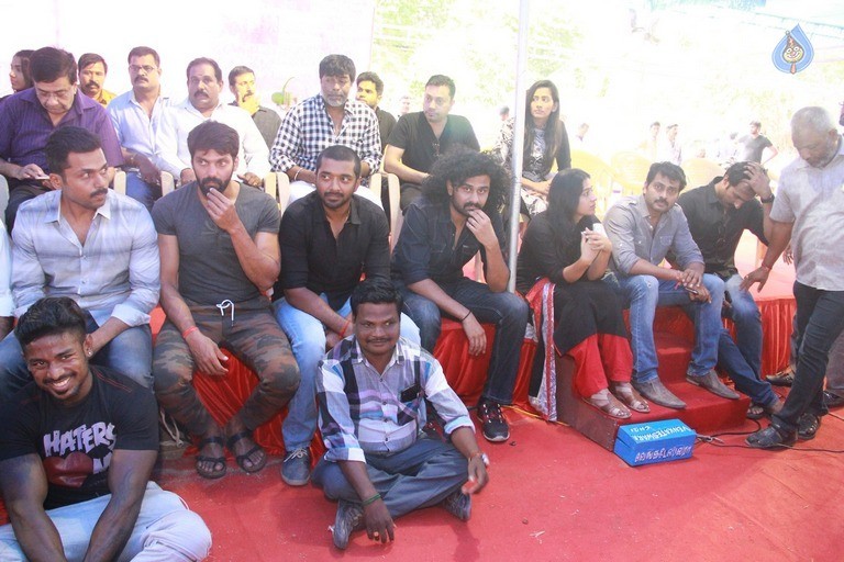 Tamil Stars at Jallikattu Support Protest - 25 / 27 photos