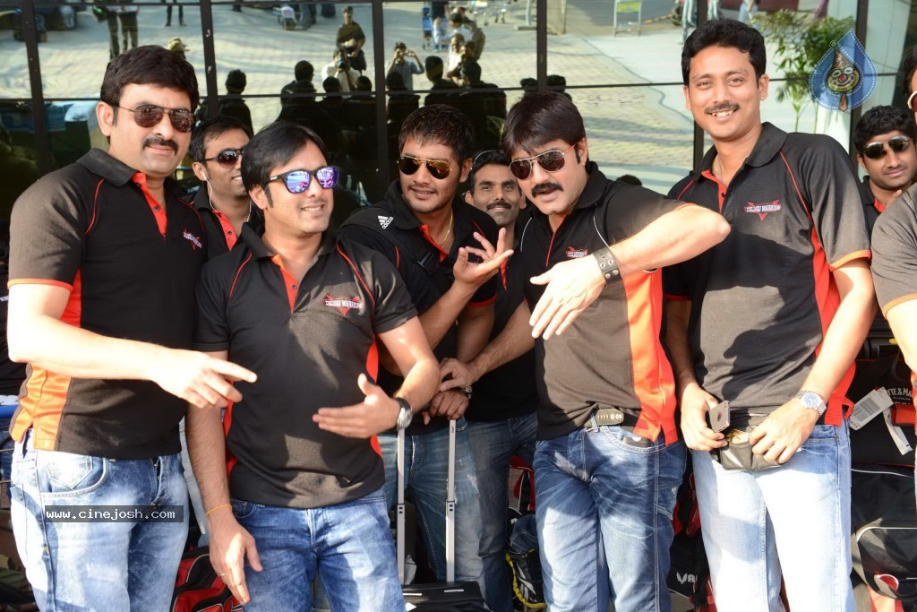 Telugu Warriors team at Pune - 2 / 17 photos