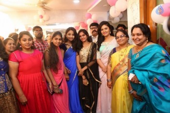 Sreemukhi Launches Manvis Saloon - 23 of 42