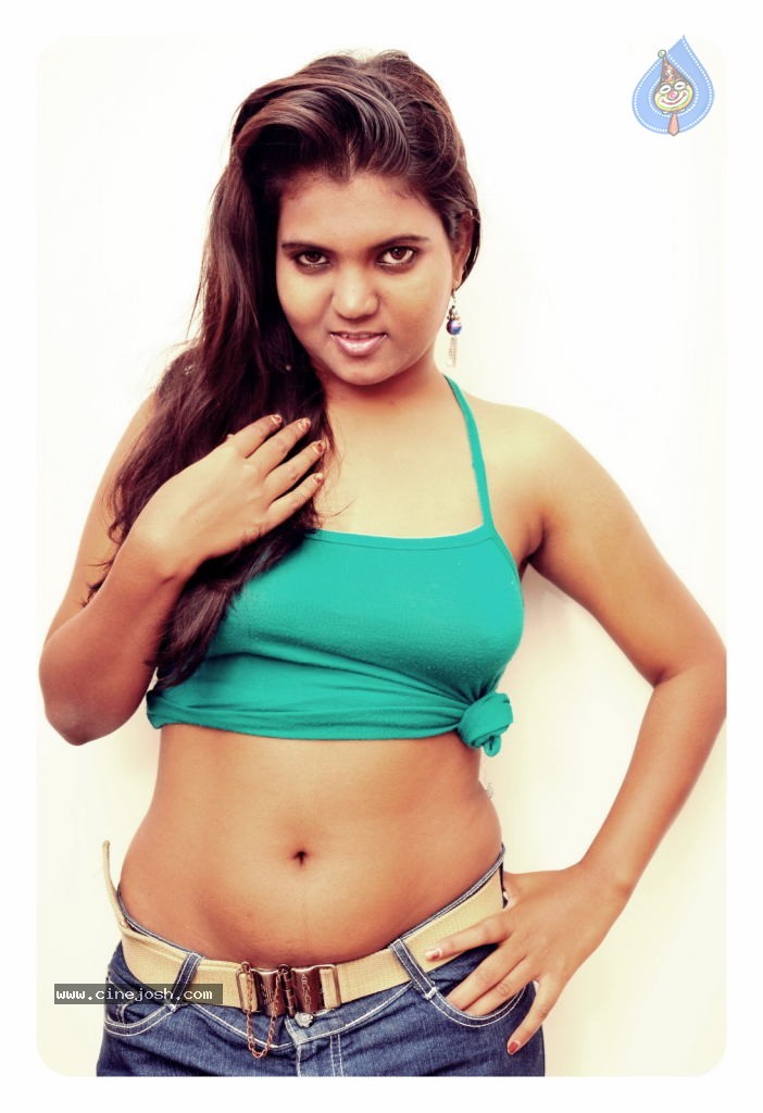 Aashi Hot Photos - 2 / 23 photos