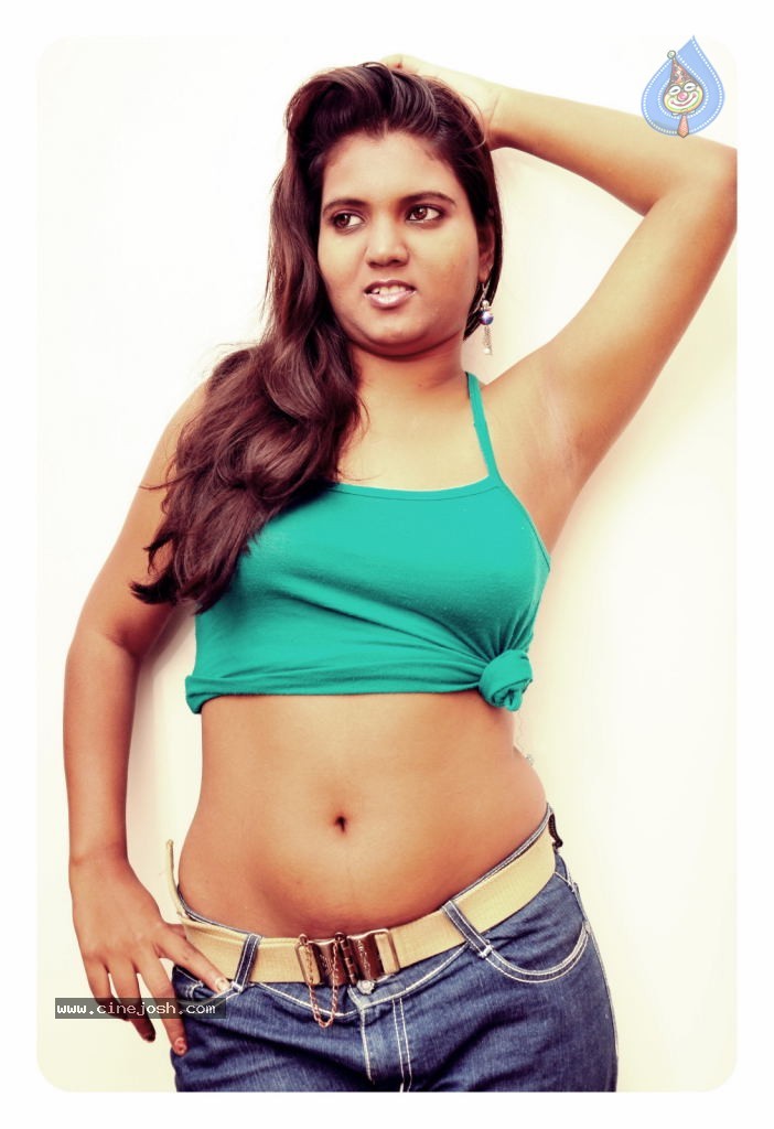 Aashi Hot Photos - 21 / 23 photos